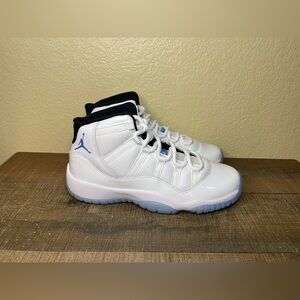 Air Jordan 11 Retro GS “Legend Blue”
- Size 5.5Y / 7 Women.